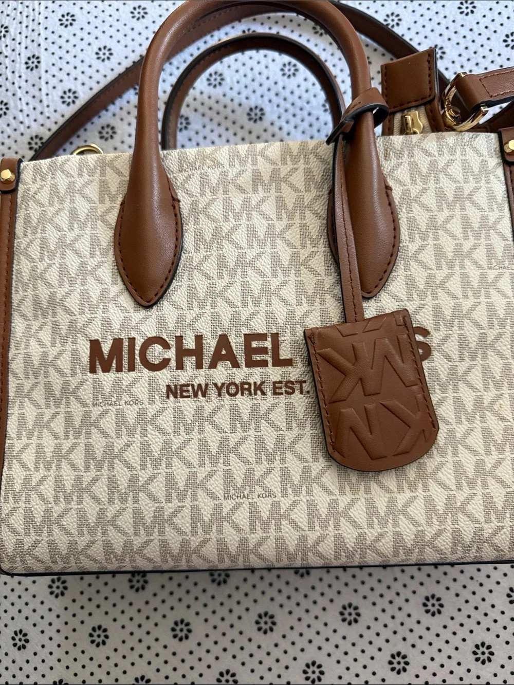 🛍NWOT 🛍 Michael Kors Brown and White Logo Satchel with Crossbody Strap 🛍